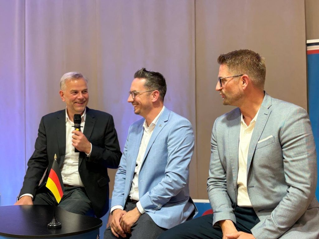 Leif-Erik Holm, Frank Müller und René Springer auf dem Podium